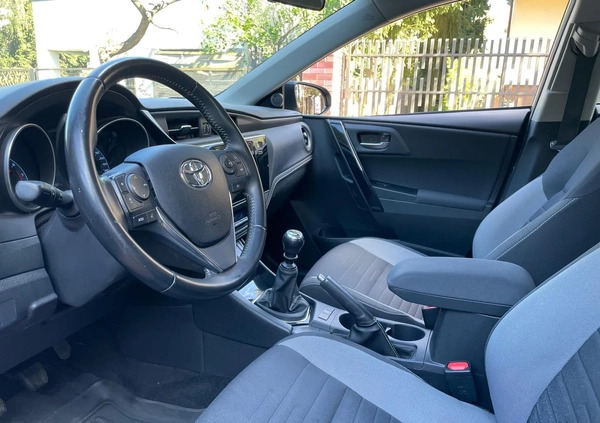 Toyota Auris cena 49999 przebieg: 153000, rok produkcji 2016 z Nowe małe 67